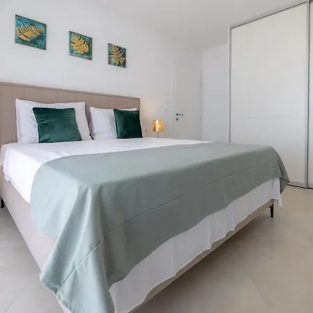 아파트 Smaragd - Lapis - Luxury With Shared Pool 마카르스카