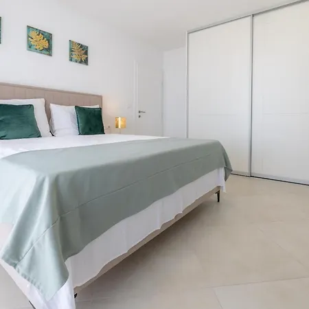 아파트 Smaragd - Lapis - Luxury With Shared Pool