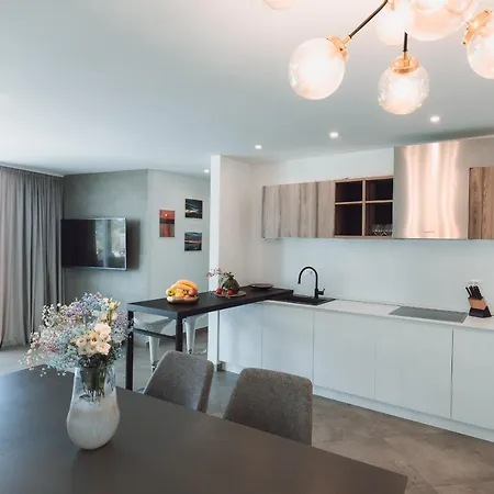 아파트 Smaragd - Lapis - Luxury With Shared Pool *